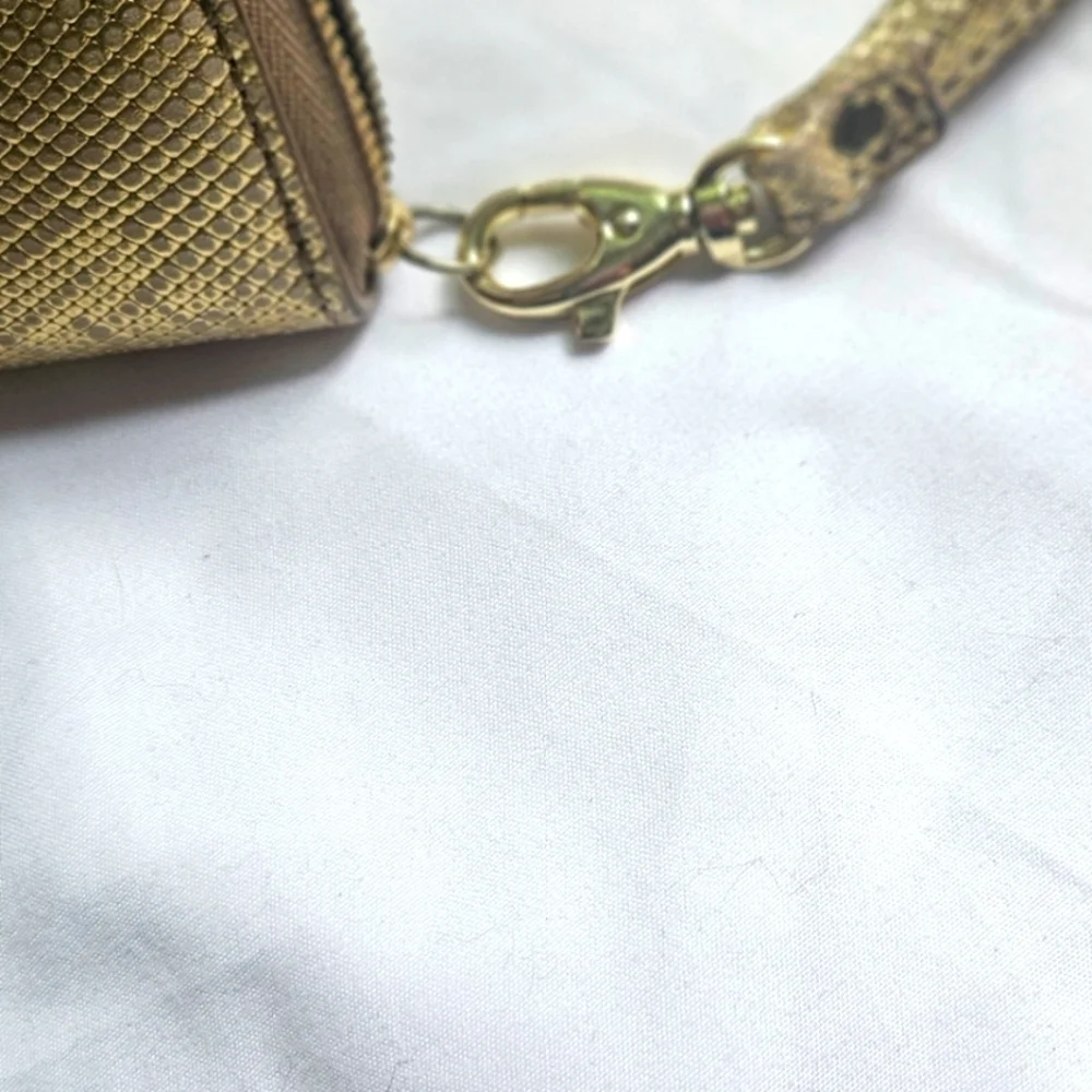Brand New Fossil Gold Crossgrain Leather Wristlet Zip Around Wallet 6